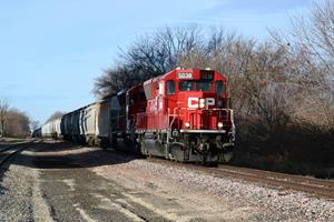 CP 5038 East CPKC K40 local 