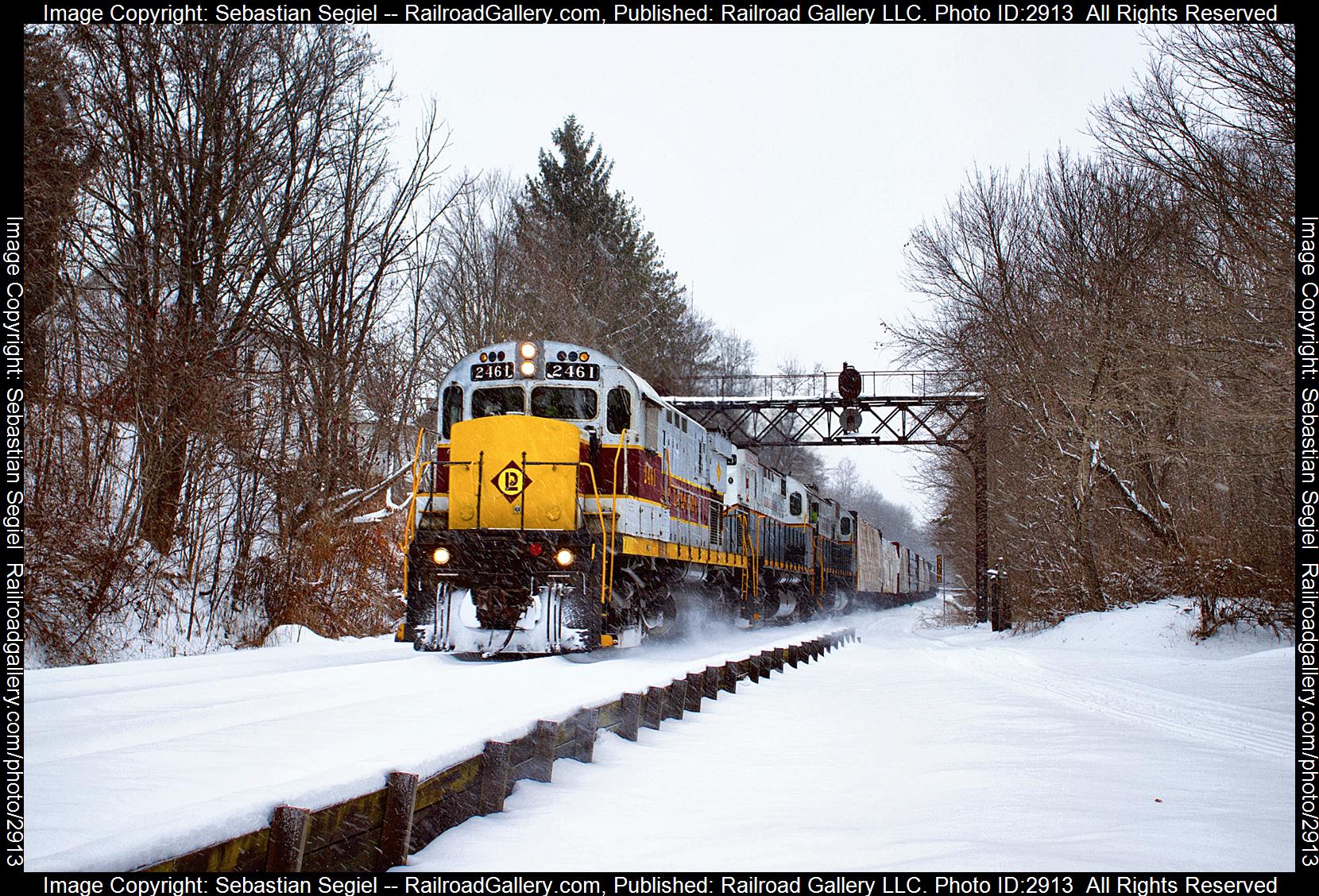 2461 is a class C425 and  is pictured in Moscow PA, Pennsylvania, United States.  This was taken along the Pocono Mainline on the Delaware Lackawanna. Photo Copyright: Sebastian Segiel uploaded to Railroad Gallery on 01/09/2024. This photograph of 2461 was taken on Tuesday, January 09, 2024. All Rights Reserved. 