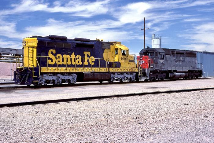 Santa Fe/Southern Pacific nose to nose