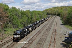 SD70ACU Deadend Train