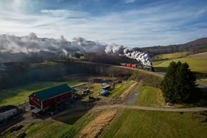 WMSR 1309 passes Helmstetters' Farm