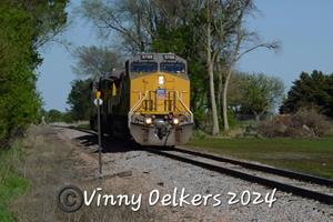 UP 9788 West UP UEHNS6 11 light power into Hartley Iowa