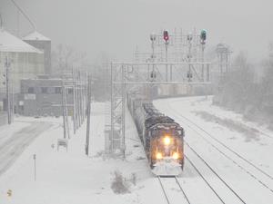 CSX Q576 Fights Through A Snow Squall in Sedamsville