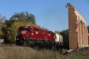 BNSF Local at Rochelle with Lease Units