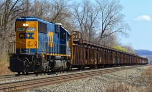 CSX W332 w/ CSX 8662