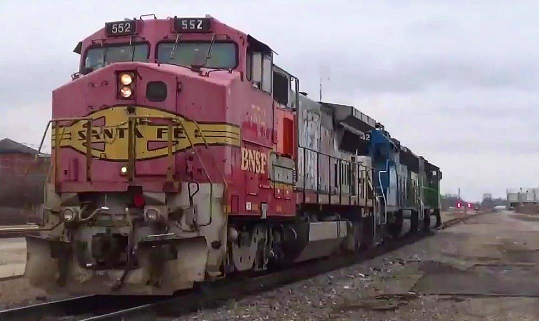 BNSF 552 is a class GE B40-8W (Dash 8-40BW) and  is pictured in Centralia, Illinois, USA.  This was taken along the BNSF Beardstown subdivision on the BNSF Railway. Photo Copyright: Blaise Lambert uploaded to Railroad Gallery on 05/05/2023. This photograph of BNSF 552 was taken on Saturday, November 23, 2019. All Rights Reserved. 