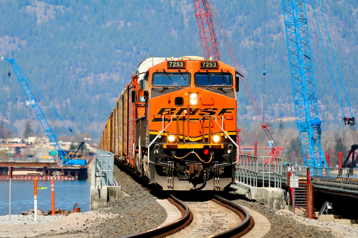 BNSF 7253 is a class GE ES44DC and  is pictured in Algoma, Idaho, USA.  This was taken along the Sandpoint/BNSF on the BNSF Railway. Photo Copyright: Rick Doughty uploaded to Railroad Gallery on 01/09/2024. This photograph of BNSF 7253 was taken on Saturday, April 29, 2023. All Rights Reserved. 