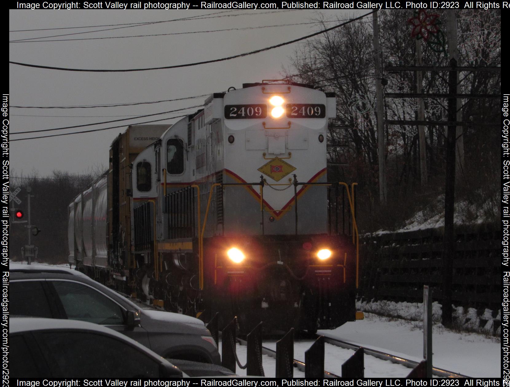 D-L 2409 is a class C424 and  is pictured in Olyphant, Pennsylvania, United States of America.  This was taken along the Carbondale line on the Delaware-Lackawanna. Photo Copyright: Scott Valley rail photography uploaded to Railroad Gallery on 01/10/2024. This photograph of D-L 2409 was taken on Tuesday, January 09, 2024. All Rights Reserved. 