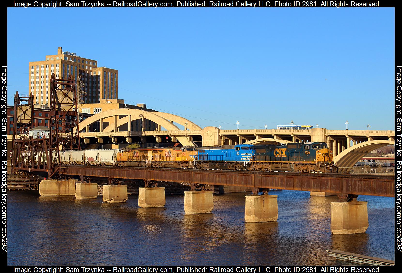 CSXT 7929 is a class GE C40-8W (Dash 8-40CW) and  is pictured in St. Paul, Minnesota, USA.  This was taken along the UP Albert Lea Subdivision on the Union Pacific Railroad. Photo Copyright: Sam Trzynka uploaded to Railroad Gallery on 01/17/2024. This photograph of CSXT 7929 was taken on Sunday, November 12, 2023. All Rights Reserved. 