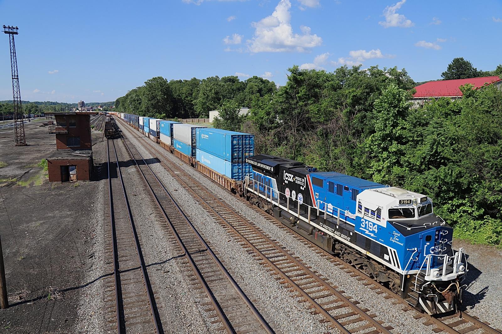 Csxt 3194 is a class Es44ac and  is pictured in Connellsville, Pennsylvania, USA.  This was taken along the Keystone  on the CSX Transportation. Photo Copyright: Robert shook uploaded to Railroad Gallery on 11/11/2022. This photograph of Csxt 3194 was taken on Tuesday, June 29, 2021. All Rights Reserved. 