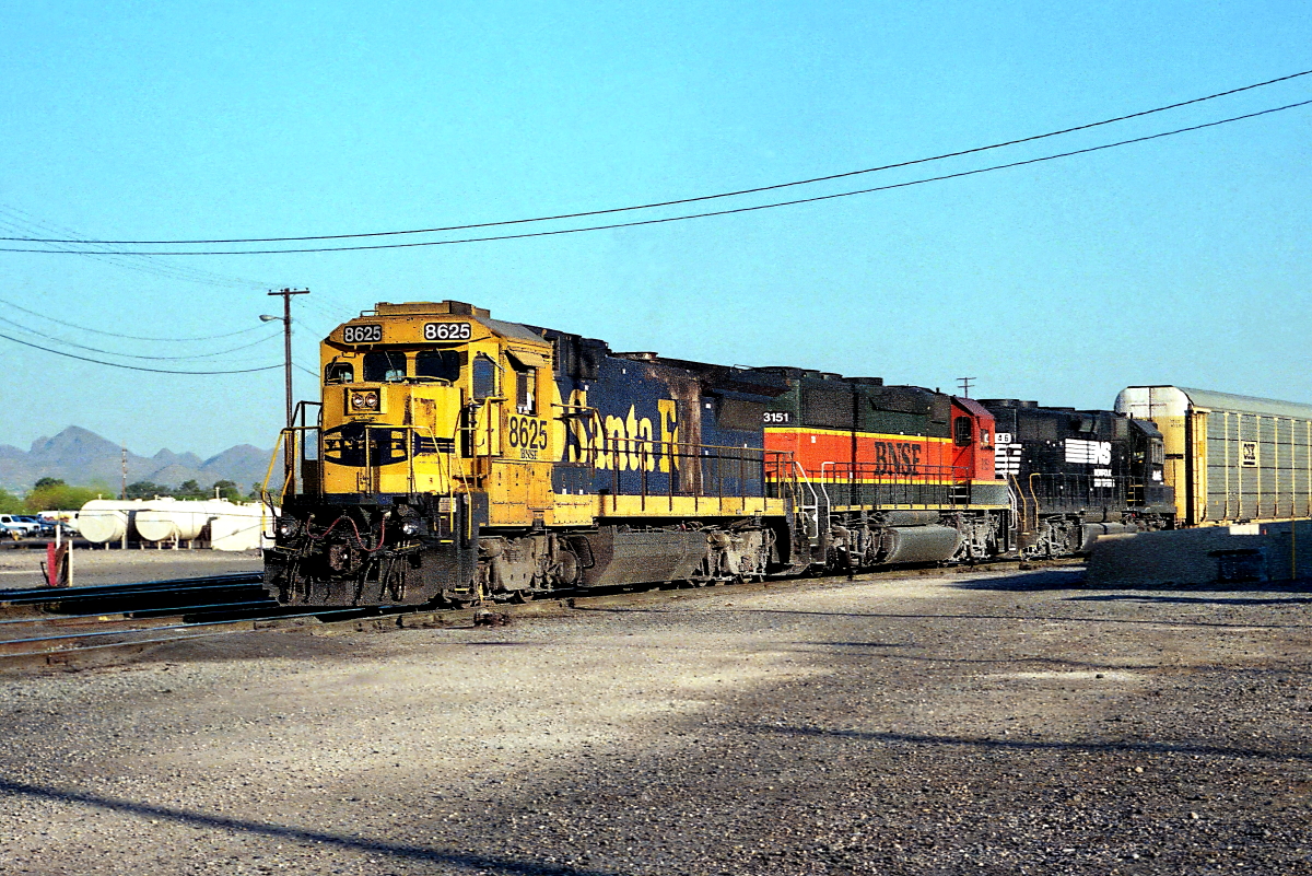 BNSF 8625 is a class GE B40-8 (Dash 8-40B) and  is pictured in Tucson, Arizona, USA.  This was taken along the Lordsburg/UP on the Santa Fe. Photo Copyright: Rick Doughty uploaded to Railroad Gallery on 02/09/2024. This photograph of BNSF 8625 was taken on Monday, May 29, 2000. All Rights Reserved. 