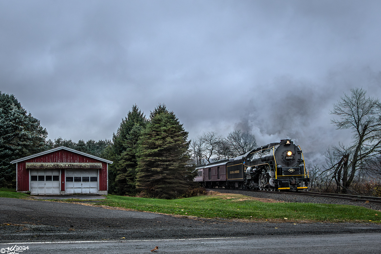 RDG 2102 is a class T-1 and  is pictured in Hometown, Pennsylvania, USA.  This was taken along the Marian Avenue on the Reading Company. Photo Copyright: Mark Turkovich uploaded to Railroad Gallery on 03/17/2024. This photograph of RDG 2102 was taken on Sunday, November 06, 2022. All Rights Reserved. 