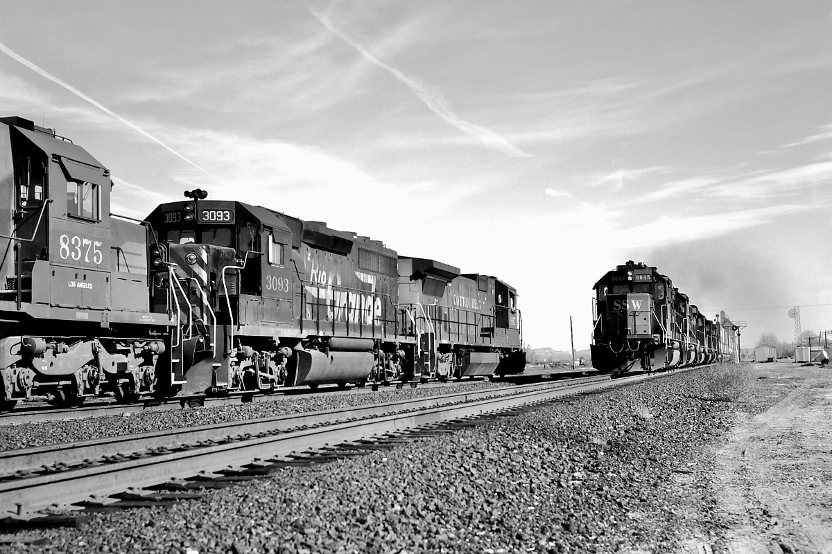 SSW 9645 is a class EMD GP60 and  is pictured in Bowie, Arizona, USA.  This was taken along the Lordsburg/SP on the Southern Pacific Transportation Company. Photo Copyright: Rick Doughty uploaded to Railroad Gallery on 05/31/2024. This photograph of SSW 9645 was taken on Saturday, February 18, 1989. All Rights Reserved. 