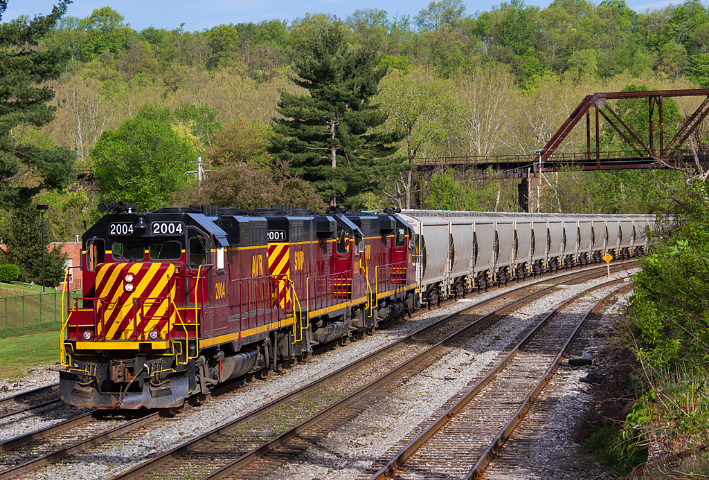 AVR 2004 is a class Gp11 and  is pictured in Connellsville , Pennsylvania, USA.  This was taken along the Csxt keystone  on the Southwest Pennsylvania Railroad. Photo Copyright: Robert shook uploaded to Railroad Gallery on 11/11/2022. This photograph of AVR 2004 was taken on Friday, November 11, 2022. All Rights Reserved. 