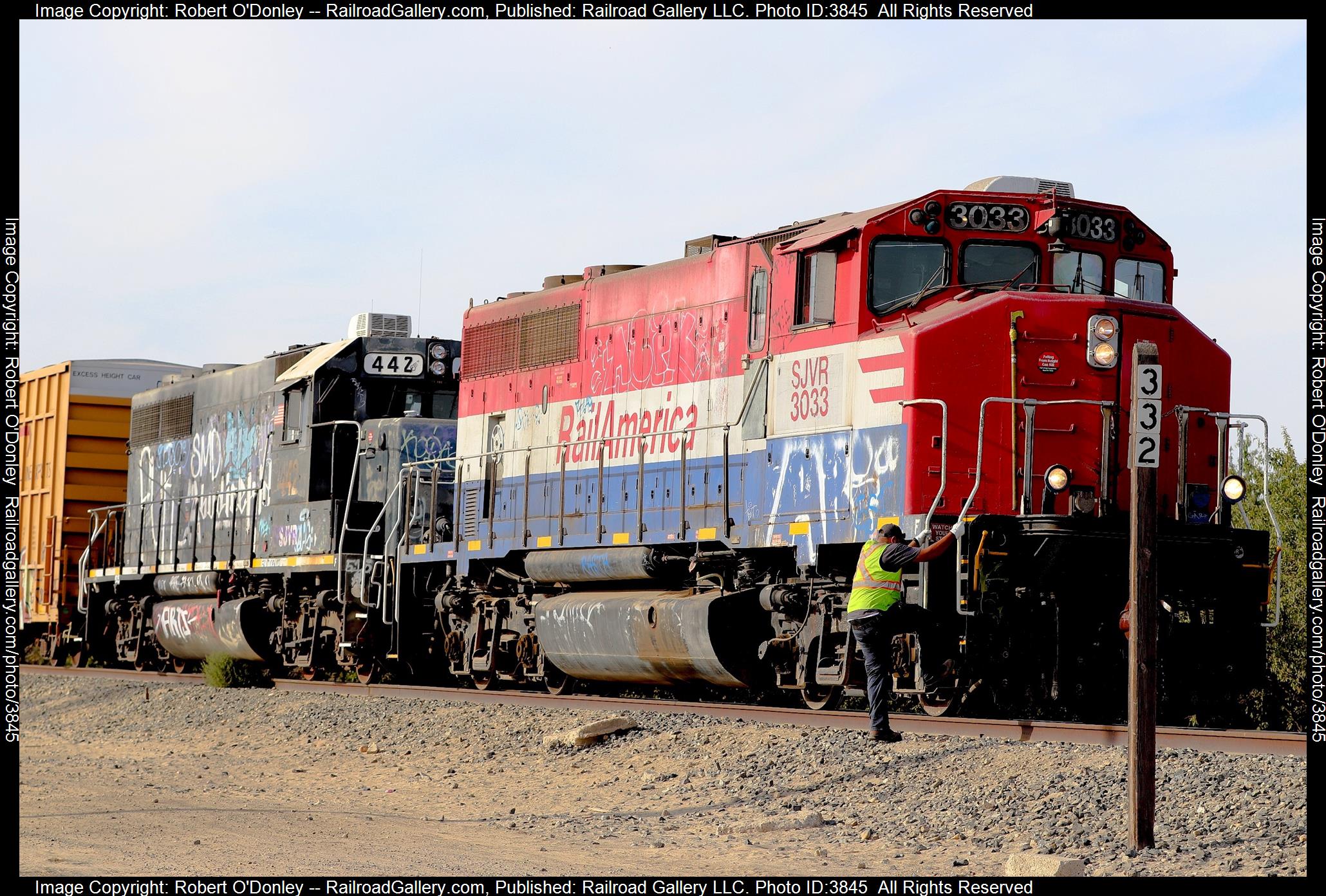 3033 is a class GP-40-2LW and  is pictured in Bakersfield , California, USA.  This was taken along the San Joaquin  on the San Joaquin Valley Railroad. Photo Copyright: Robert O'Donley uploaded to Railroad Gallery on 10/11/2024. This photograph of 3033 was taken on Thursday, October 10, 2024. All Rights Reserved. 