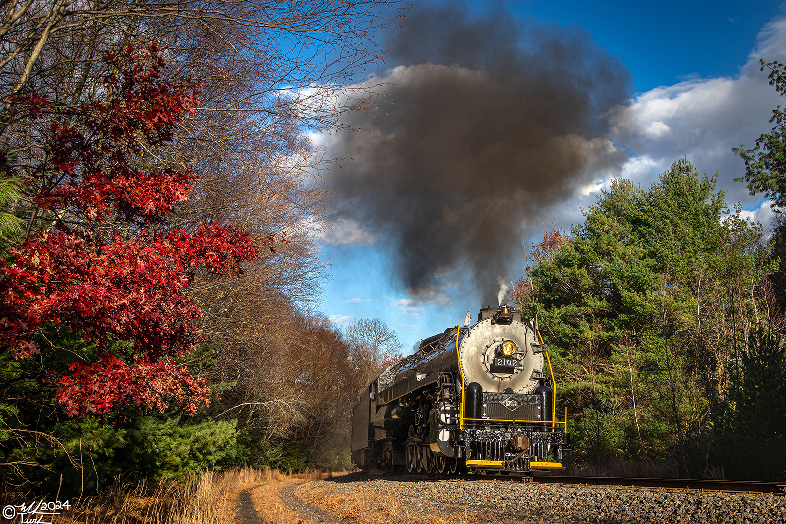 RDG 2102 is a class T-1 and  is pictured in Nesquehoning, Pennsylvania, USA.  This was taken along the The Curves on the Reading Company. Photo Copyright: Mark Turkovich uploaded to Railroad Gallery on 10/29/2024. This photograph of RDG 2102 was taken on Saturday, October 26, 2024. All Rights Reserved. 