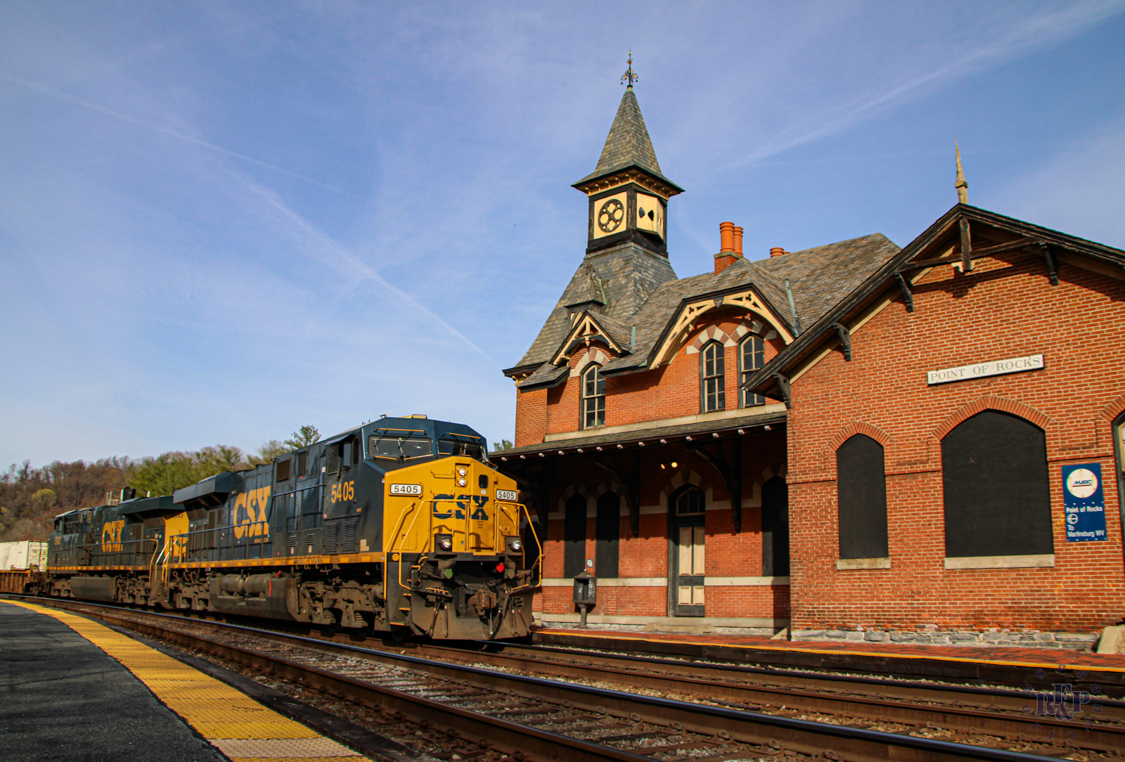 CSXT 5405 is a class GE ES40DC and  is pictured in Point of Rocks, Maryland, USA.  This was taken along the Metropolitan Subdivision on the CSX Transportation. Photo Copyright: RF&P Productions uploaded to Railroad Gallery on 11/18/2024. This photograph of CSXT 5405 was taken on Sunday, November 17, 2024. All Rights Reserved. 