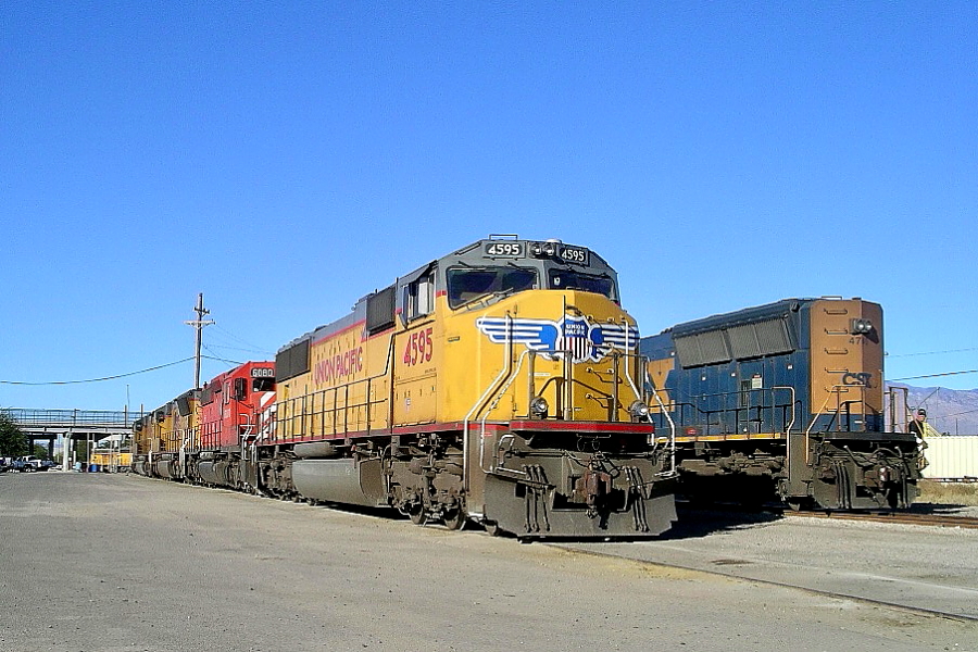 UP 4595 is a class EMD SD70M and  is pictured in Tucson, Arizona, USA.  This was taken along the Lordsburg/UP on the Union Pacific Railroad. Photo Copyright: Rick Doughty uploaded to Railroad Gallery on 01/21/2025. This photograph of UP 4595 was taken on Friday, January 06, 2006. All Rights Reserved. 