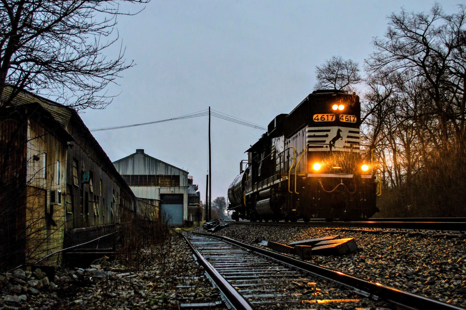 NS 4617 is a class EMD GP59 and  is pictured in Lockland, Ohio, United States.  This was taken along the Dayton District on the Norfolk Southern. Photo Copyright: David Rohdenburg uploaded to Railroad Gallery on 01/03/2023. This photograph of NS 4617 was taken on Wednesday, February 12, 2020. All Rights Reserved. 