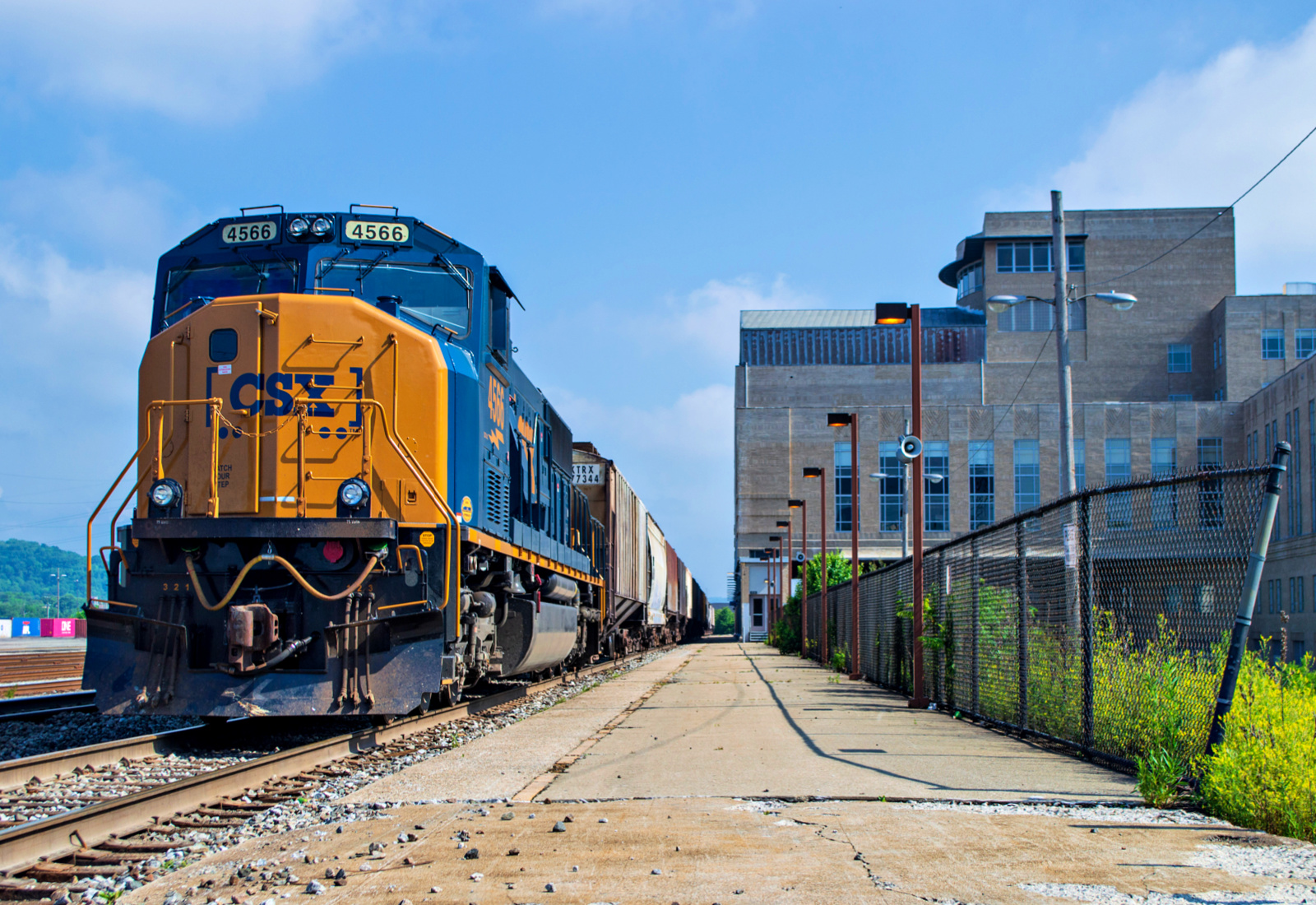 CSXT 4566 is a class EMD SD70MAC and  is pictured in Cincinnati, OH, United States.  This was taken along the Cincinnati Terminal Subdivision on the CSX Transportation. Photo Copyright: David Rohdenburg uploaded to Railroad Gallery on 01/22/2023. This photograph of CSXT 4566 was taken on Saturday, June 06, 2020. All Rights Reserved. 